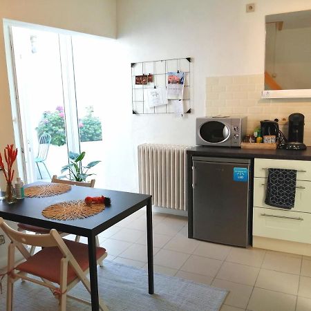 Studio With Terrace In 17Th Century House Apartment บรูจส์ ภายนอก รูปภาพ
